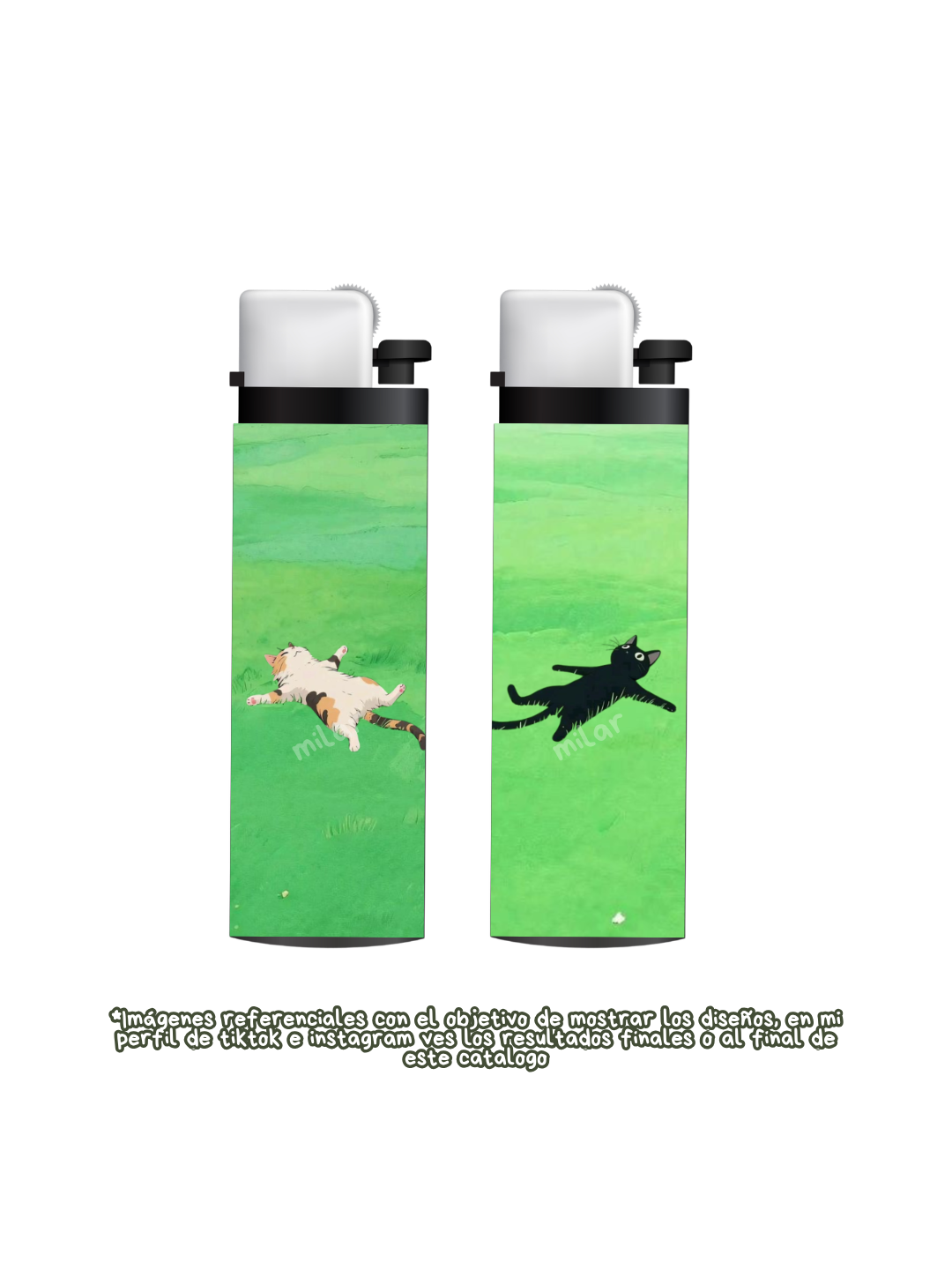 Gatitos en el pasto